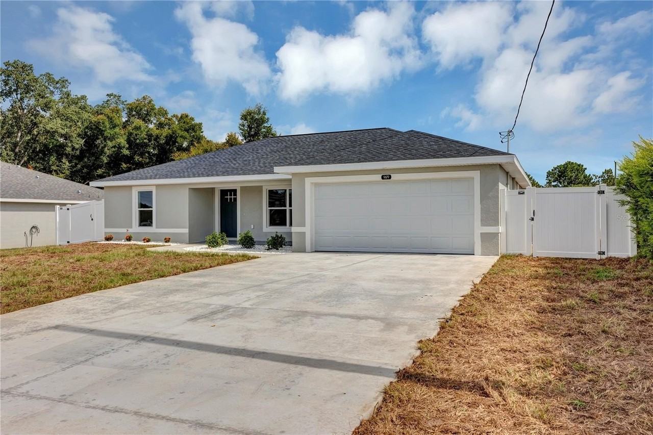 9679 Se 157th Ln - Photo 2 of 18
