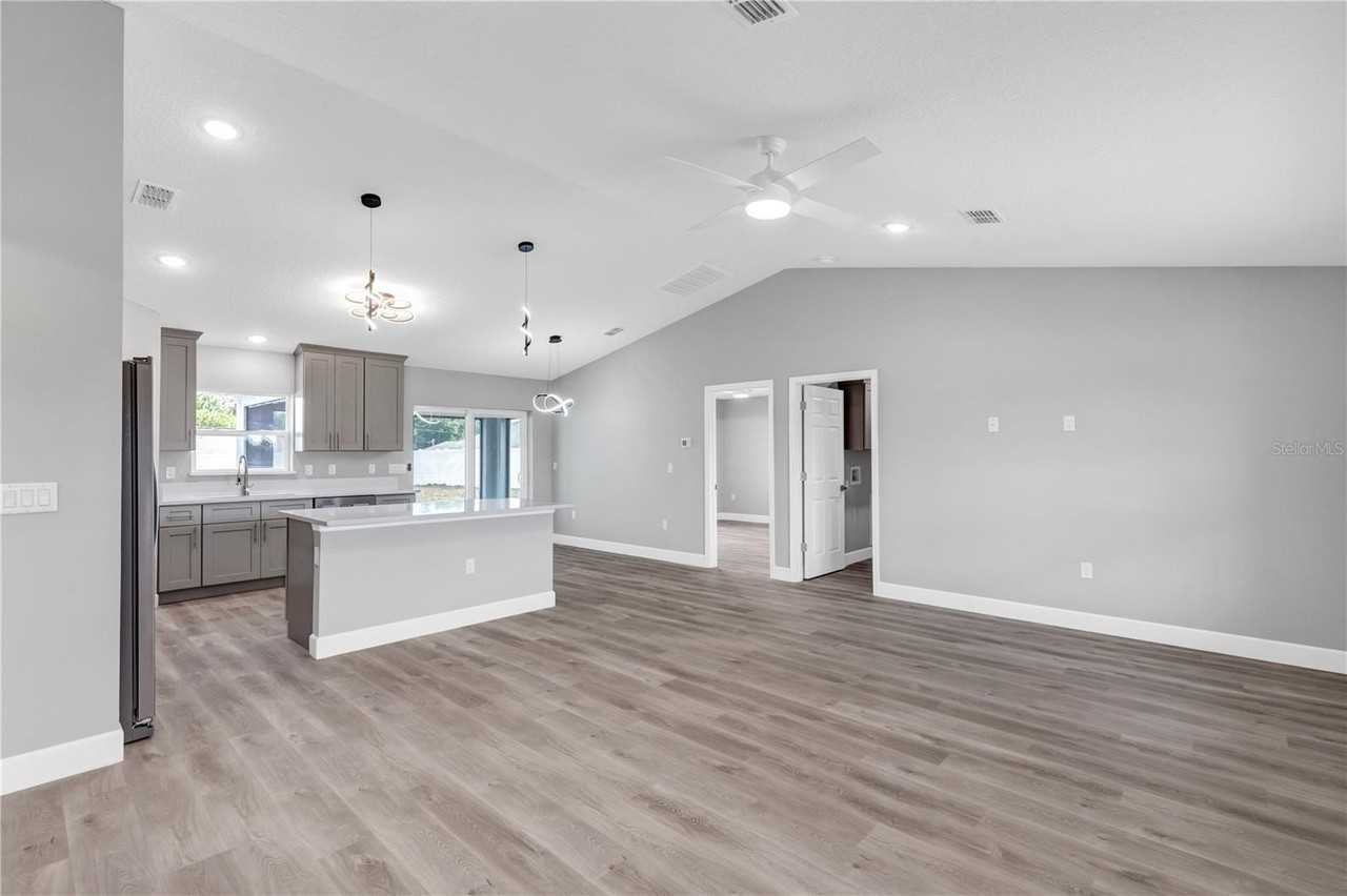 9679 Se 157th Ln - Photo 4 of 18