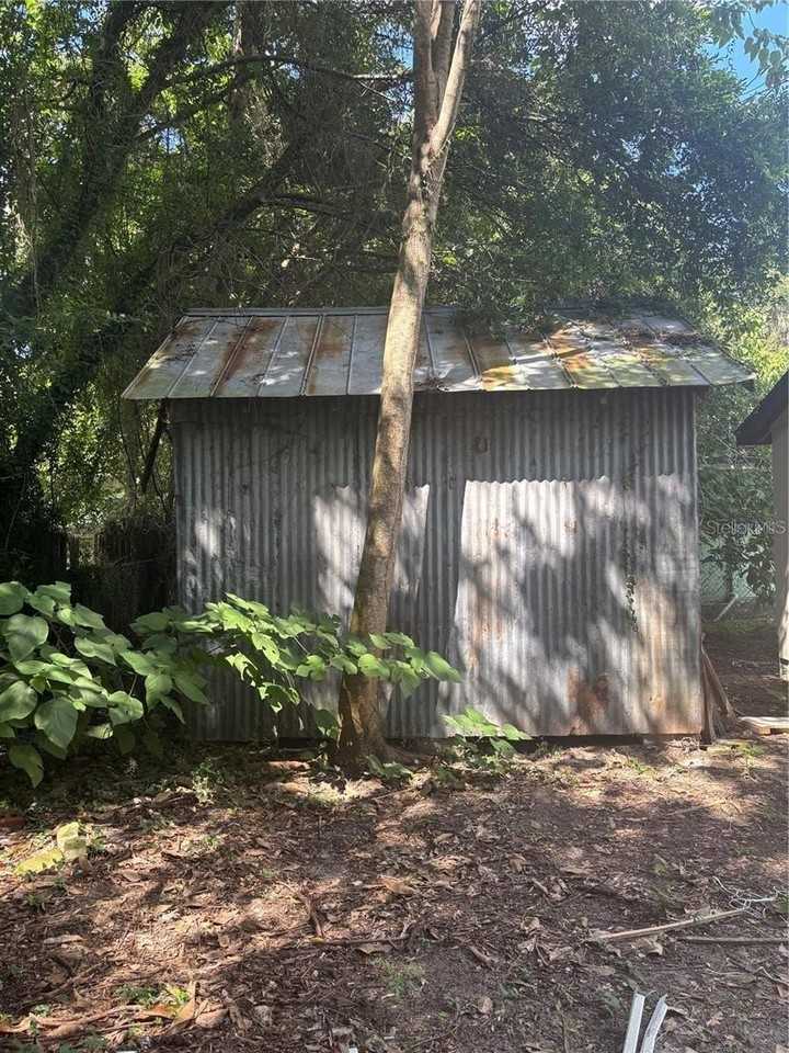 1642 Sw 2nd St - Photo 6 of 17