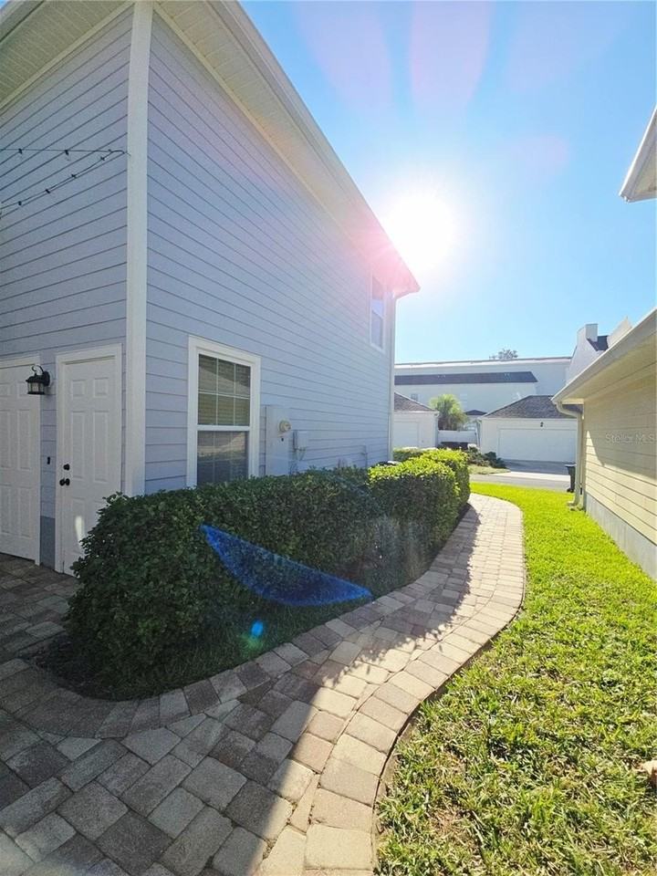 1106 Rush Ct #B - Photo 2 of 24
