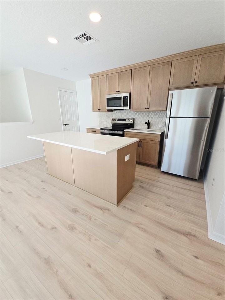 1106 Rush Ct #B - Photo 5 of 24