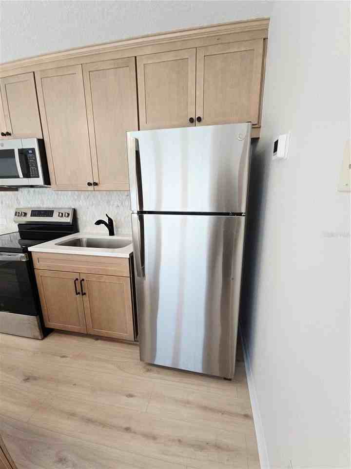 1106 Rush Ct #B - Photo 7 of 24