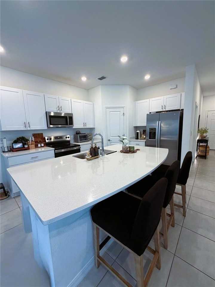 2966 Canary Ave - Photo 3 of 20