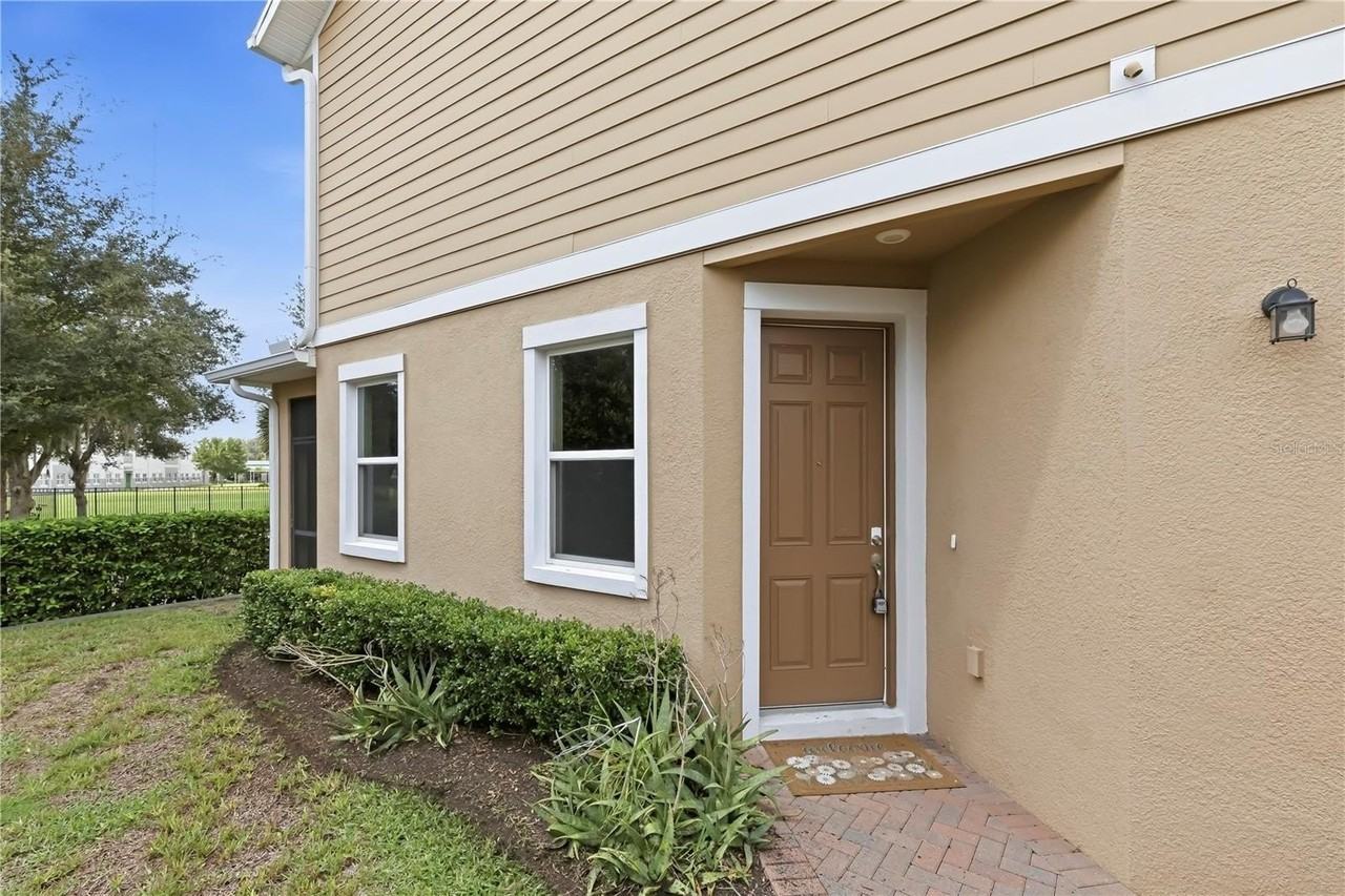14061 Kite Ln - Photo 2 of 48