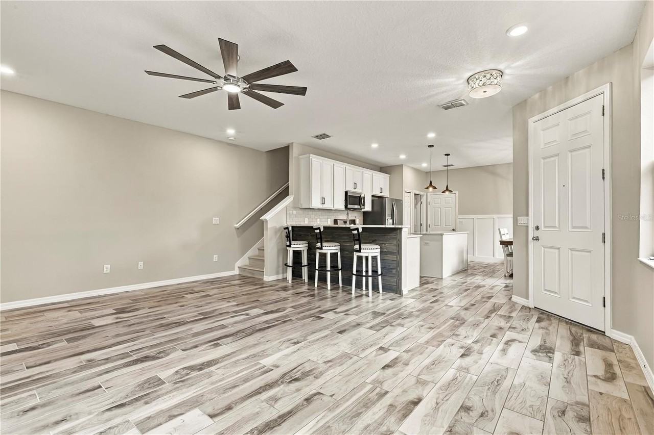 14061 Kite Ln - Photo 3 of 48