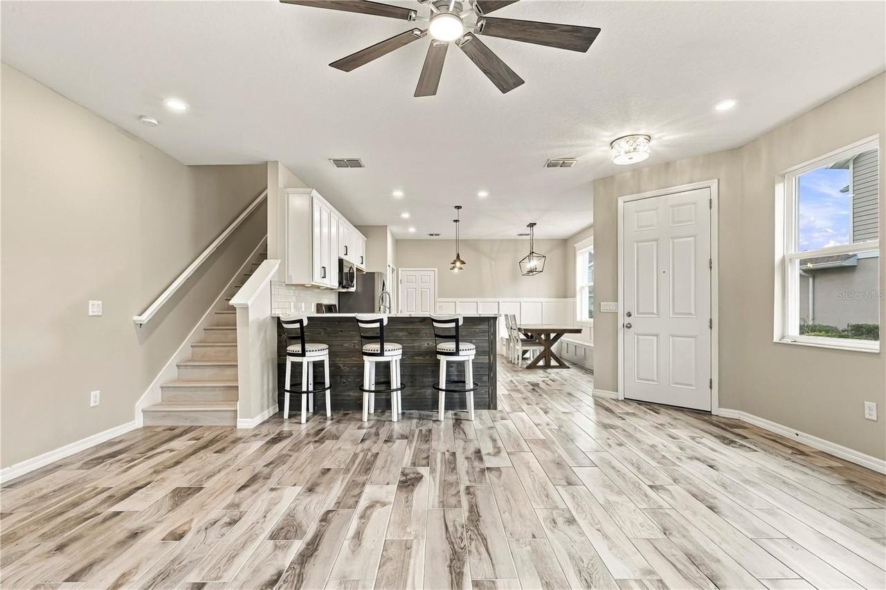 14061 Kite Ln - Photo 4 of 48