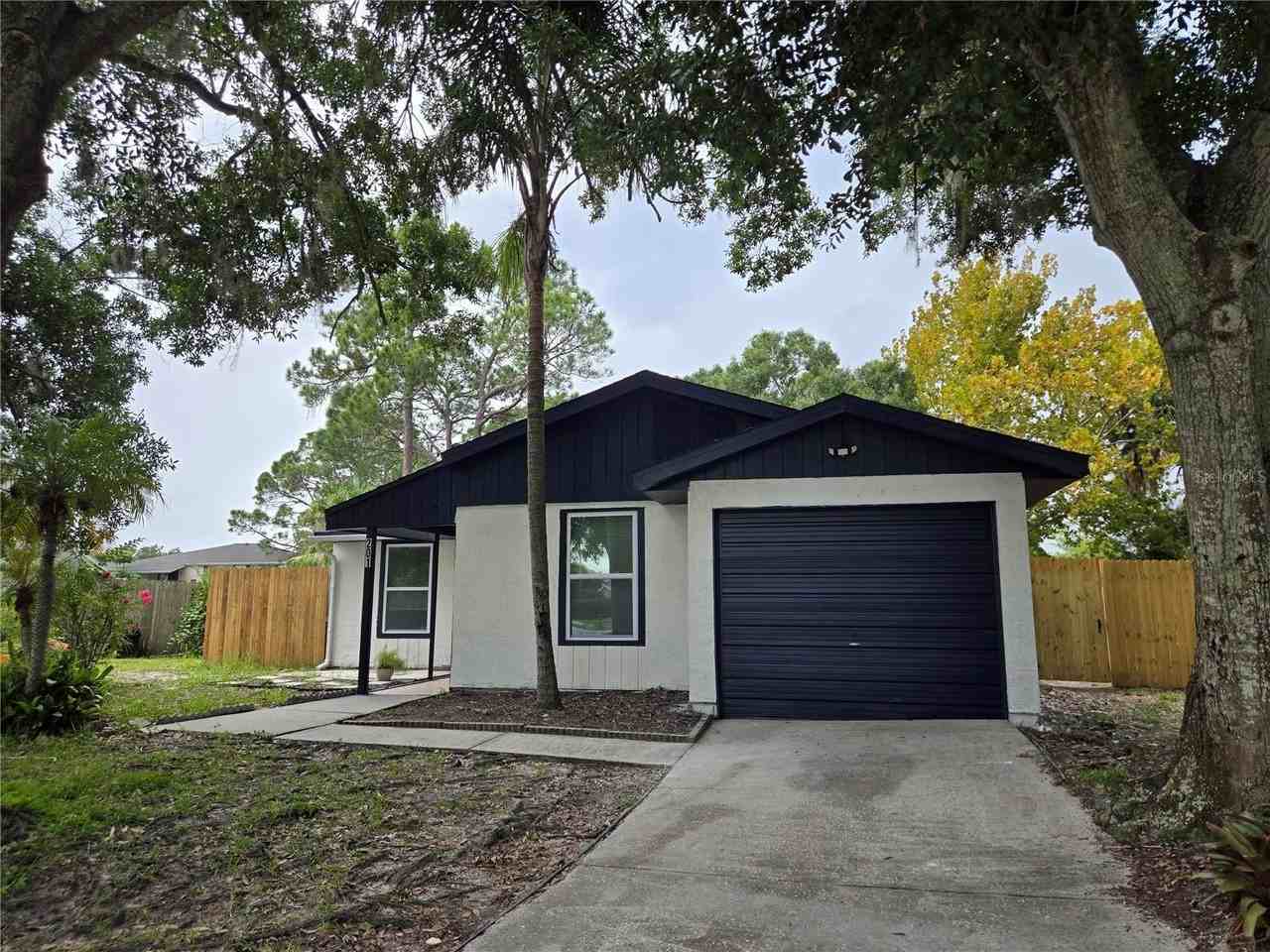 201 Lake Charles Ct