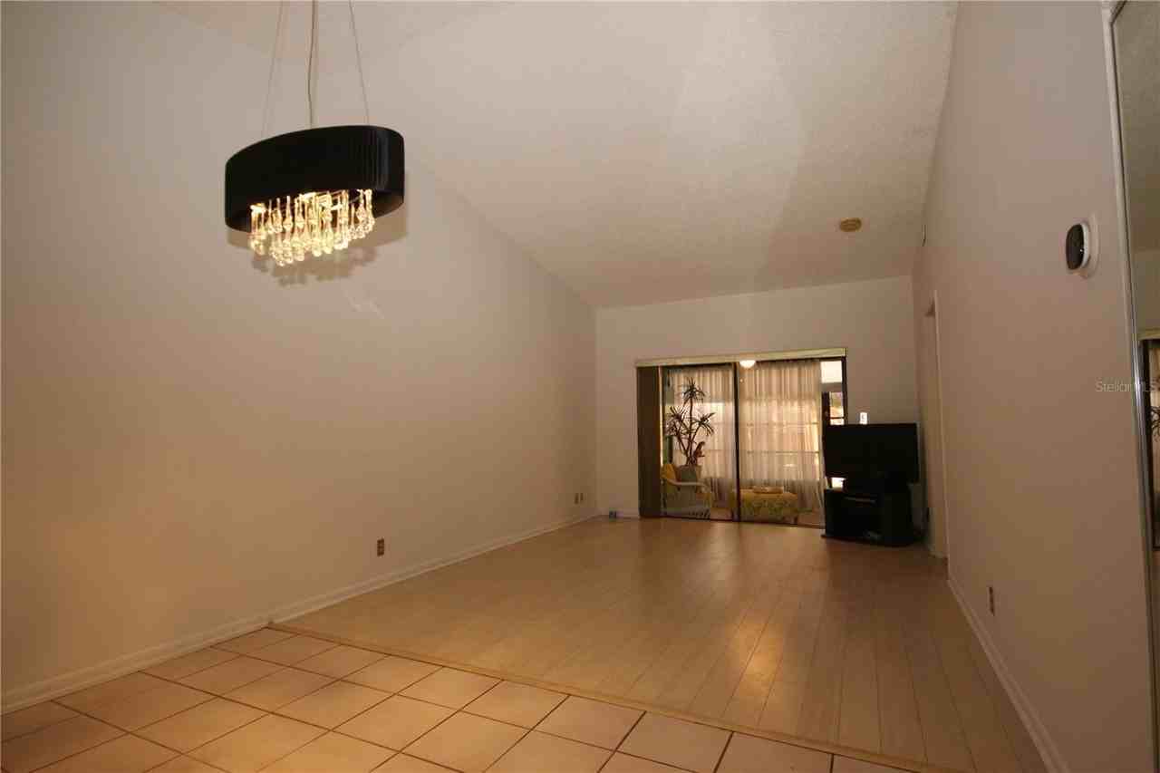 2084 Sunset Grove Ln - Photo 3 of 19
