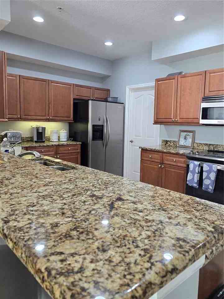 612 Wells Ct #202 - Photo 6 of 28