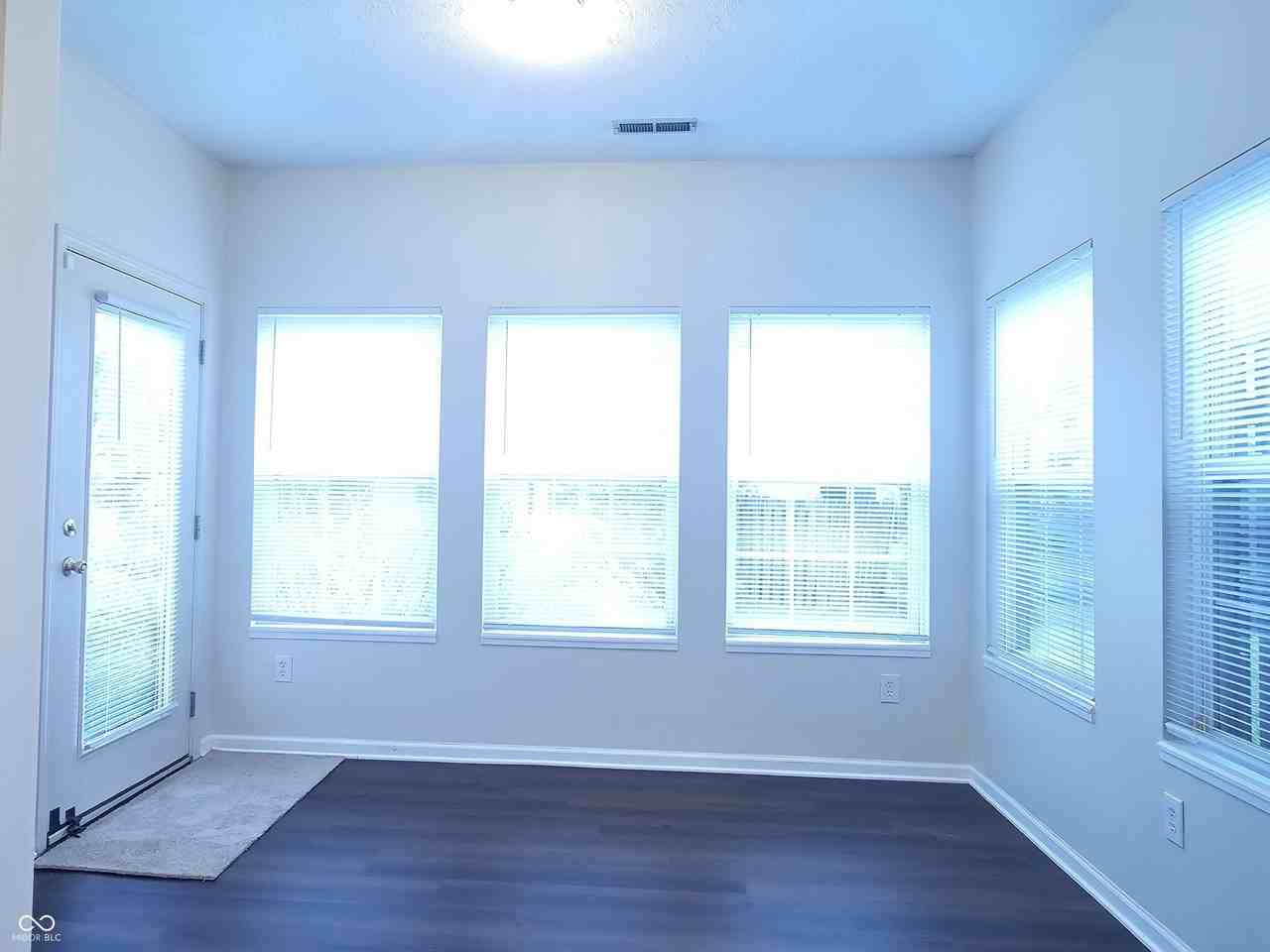 7043 Gavin Dr - Photo 7 of 21