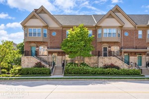 featured image of 2545 John R St