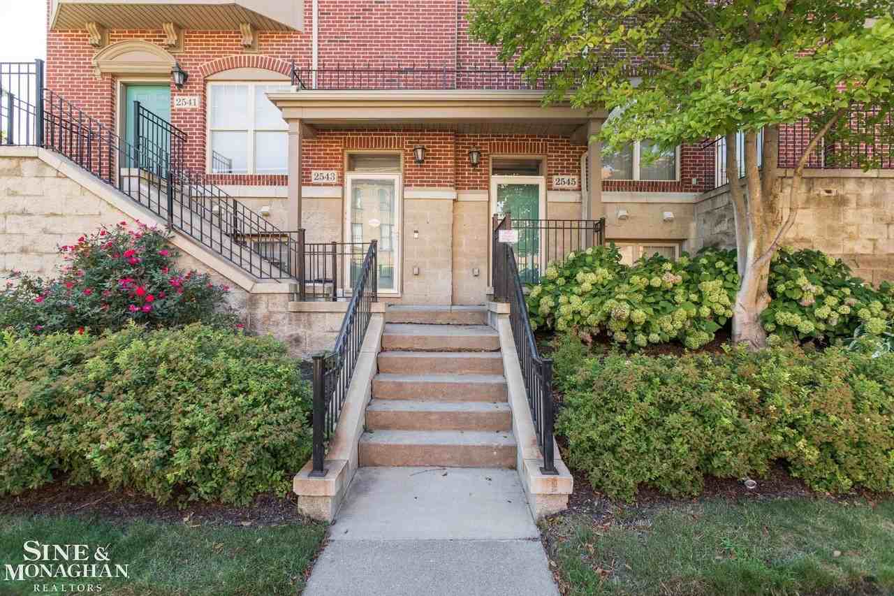 2545 John R St - Photo 2 of 28