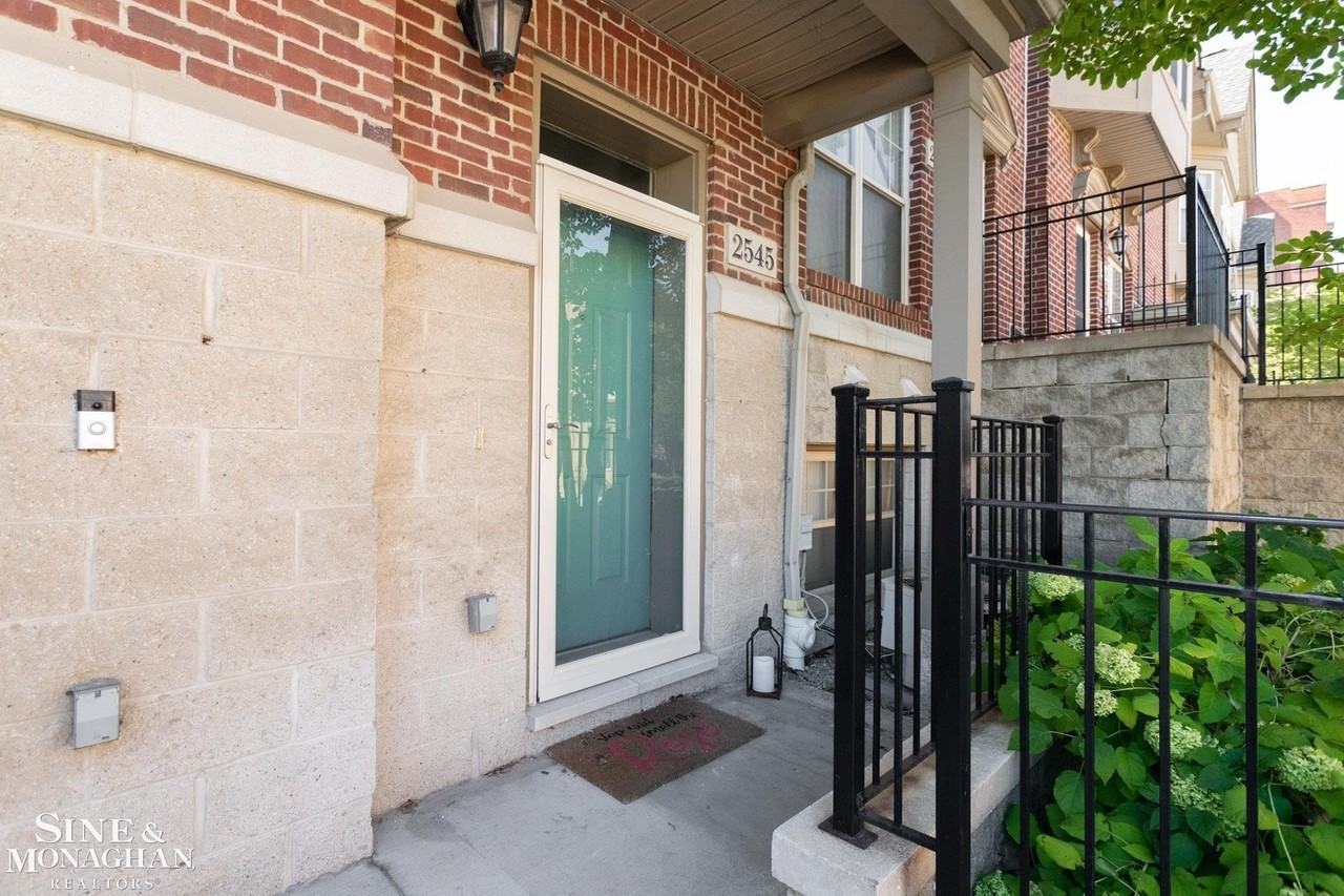 2545 John R St - Photo 3 of 28
