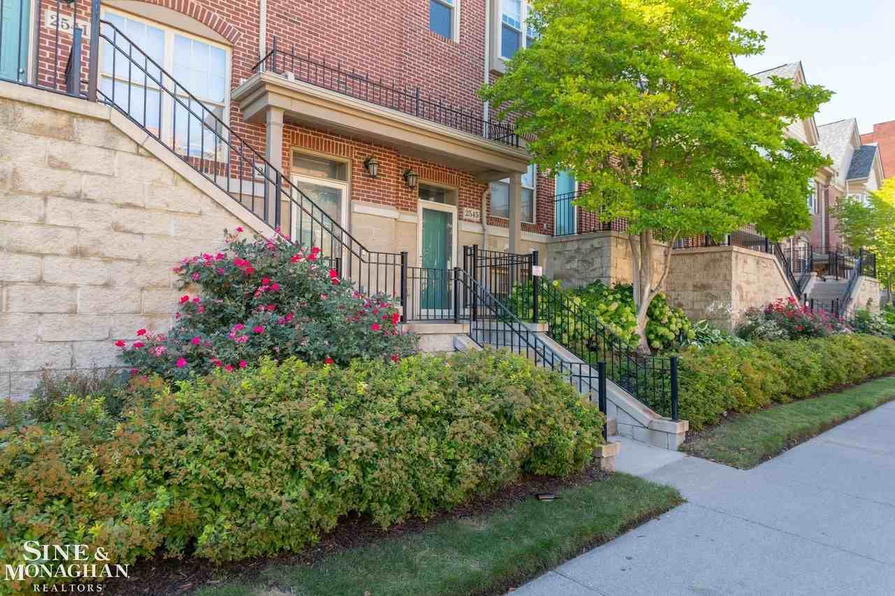2545 John R St - Photo 4 of 28