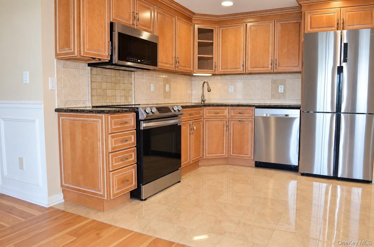 242 Maple Ave #407 - Photo 7 of 22
