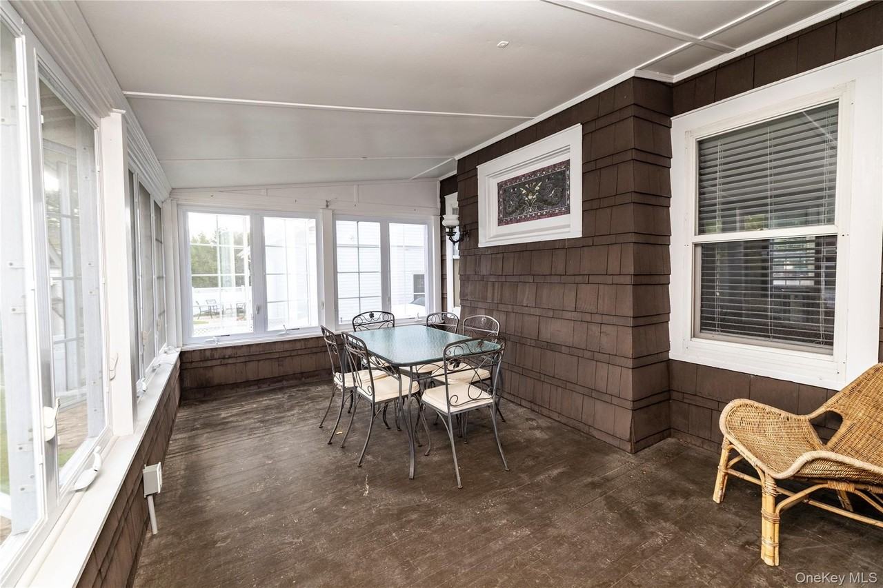 65 Lenox Ave - Photo 3 of 16
