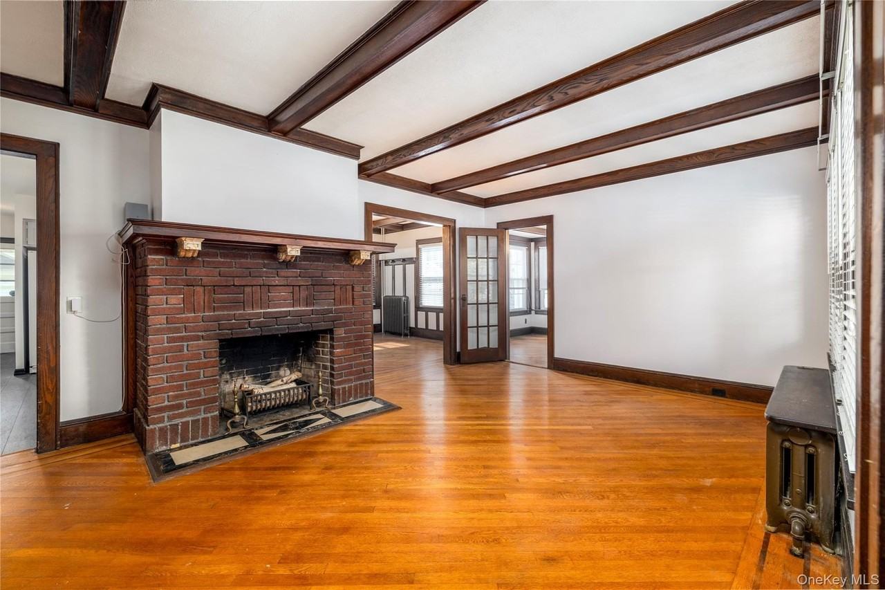 65 Lenox Ave - Photo 4 of 16