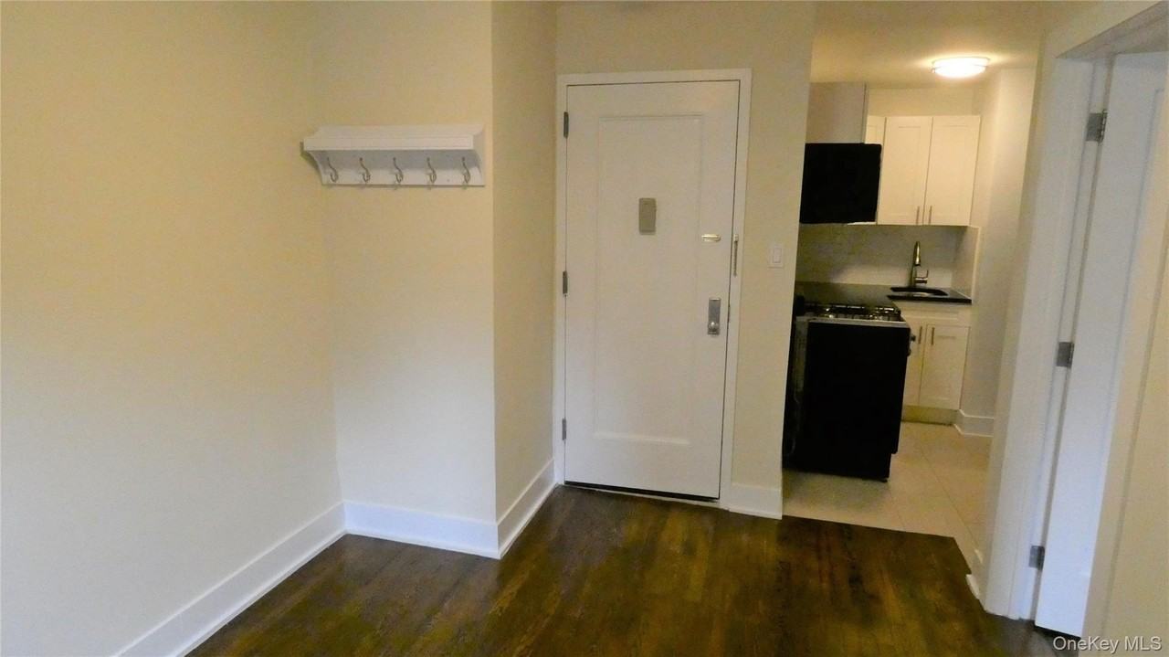 587 1st Ave #3R - Photo 3 of 12
