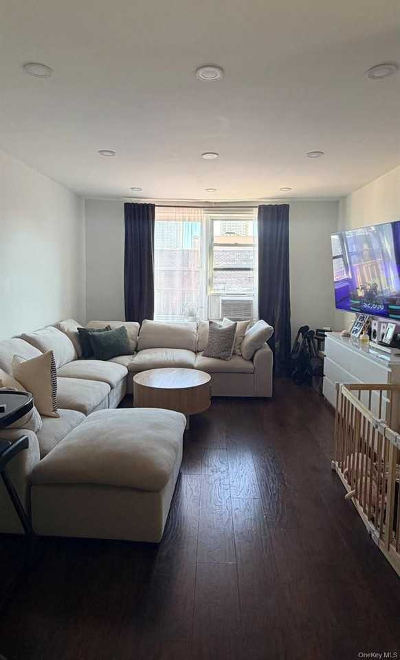 10236 64th Ave #6D - Photo 3 of 8