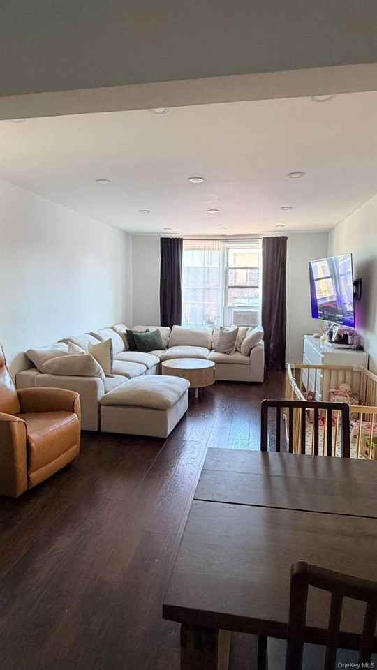 10236 64th Ave #6D - Photo 4 of 8