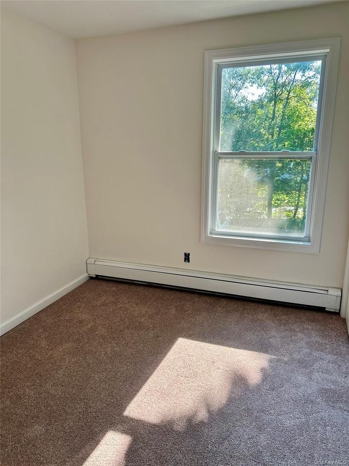321 Canal Rd - Photo 7 of 11