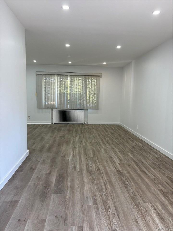 81 Gerard Ave - Photo 3 of 17