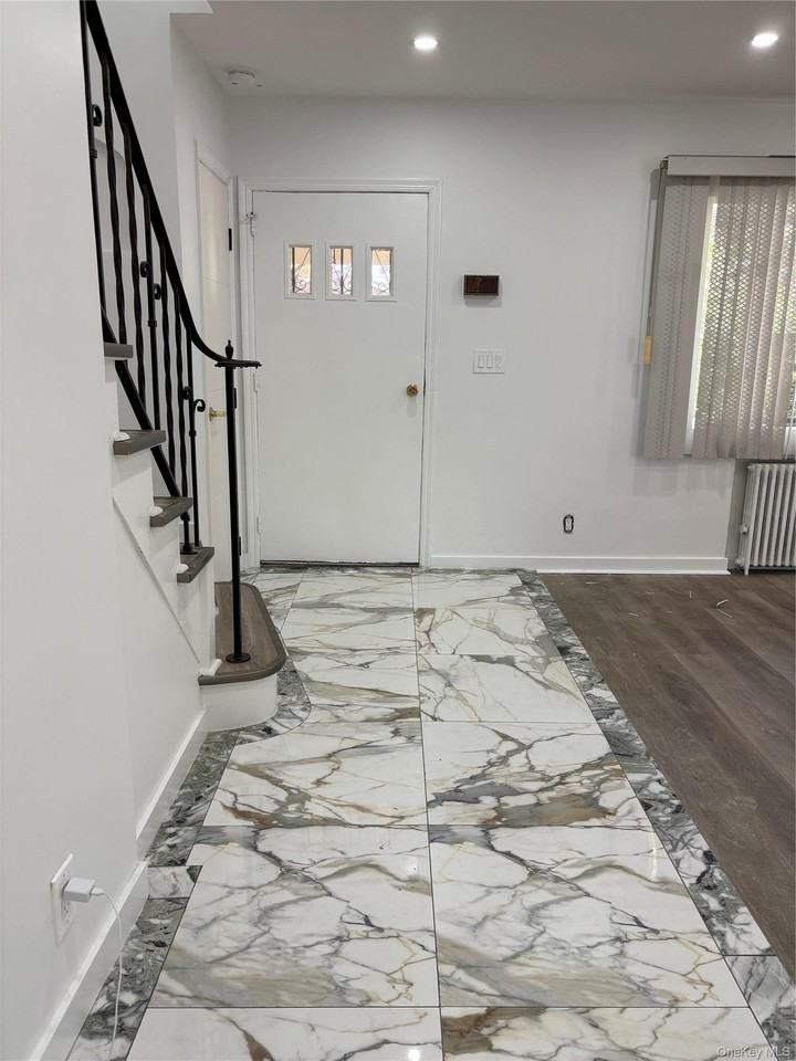 81 Gerard Ave - Photo 4 of 17