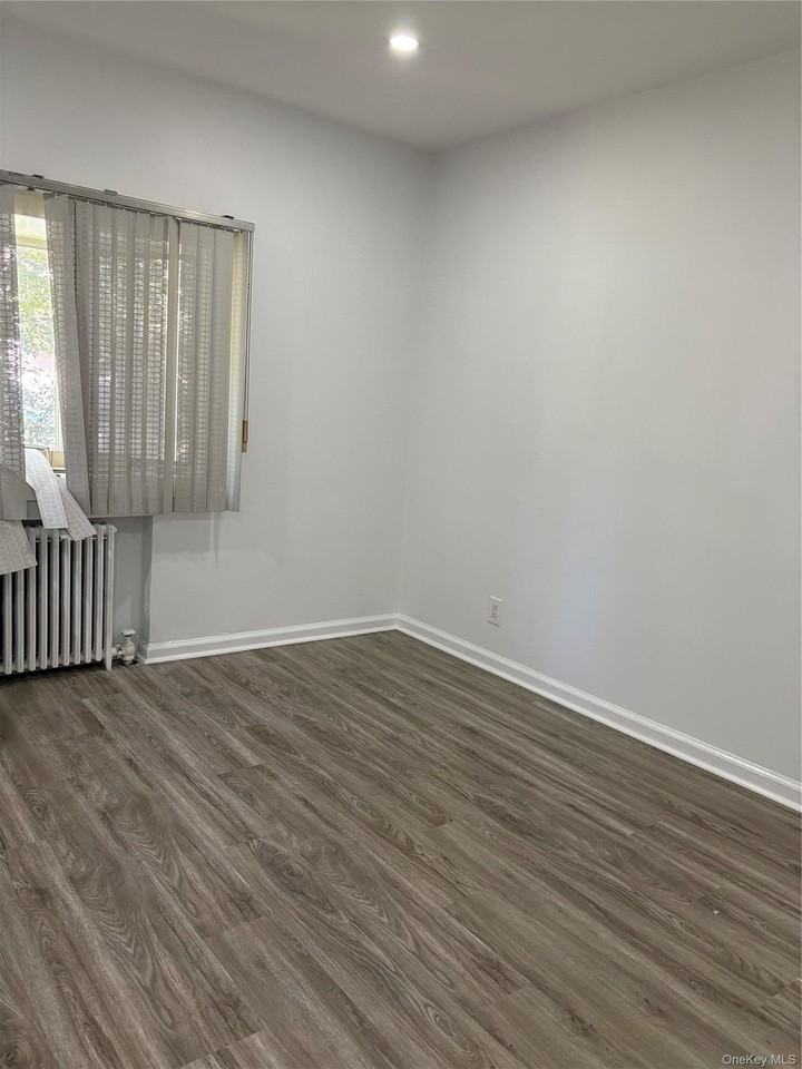 81 Gerard Ave - Photo 6 of 17