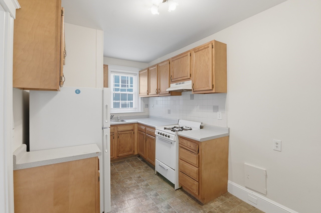 17 Greenleaf St #12