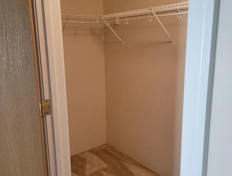 8 Greenleaf Dr #G - Photo 2 of 7