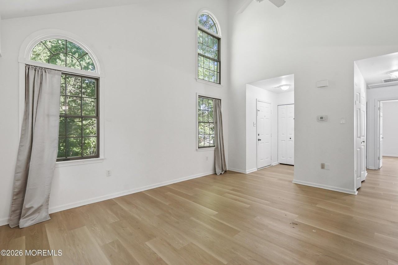 107 Westchester Dr - Photo 4 of 22