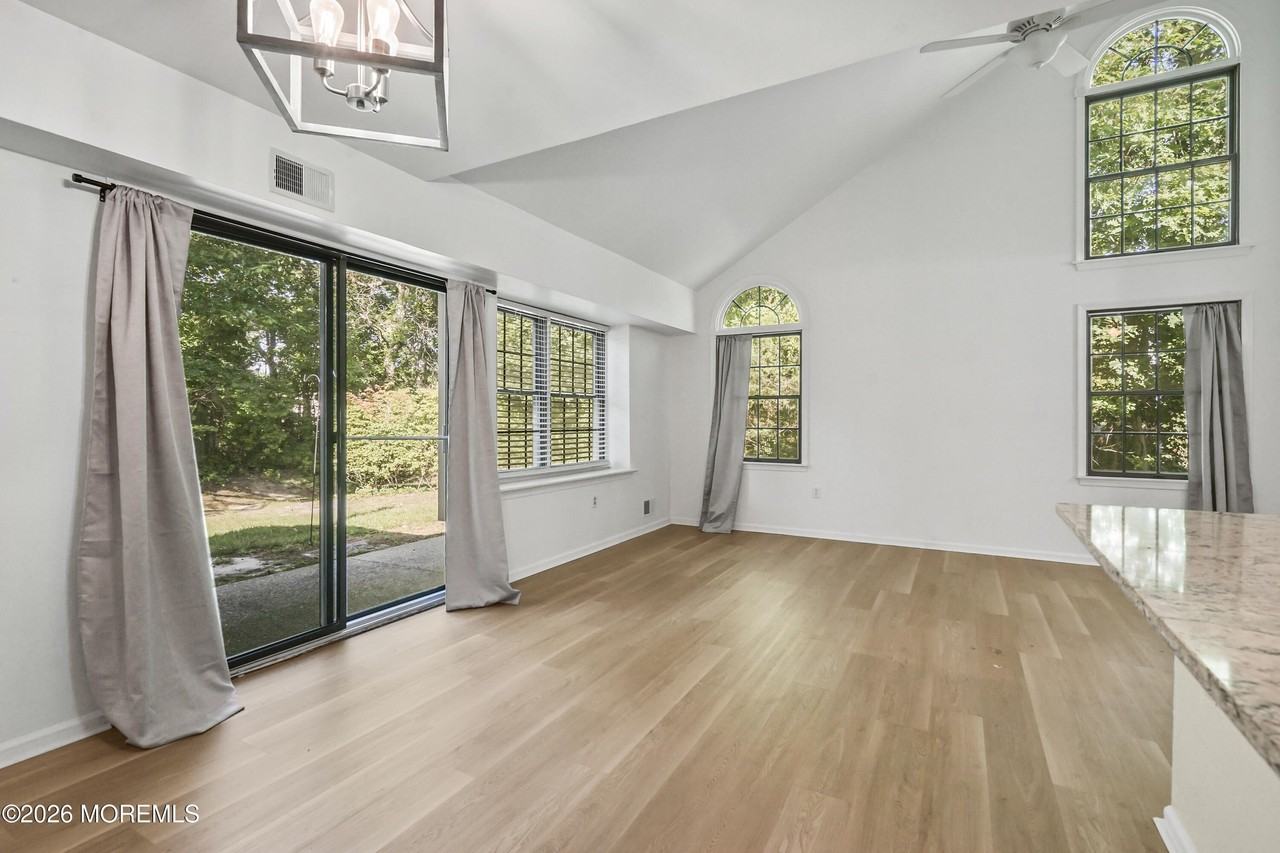 107 Westchester Dr - Photo 6 of 22