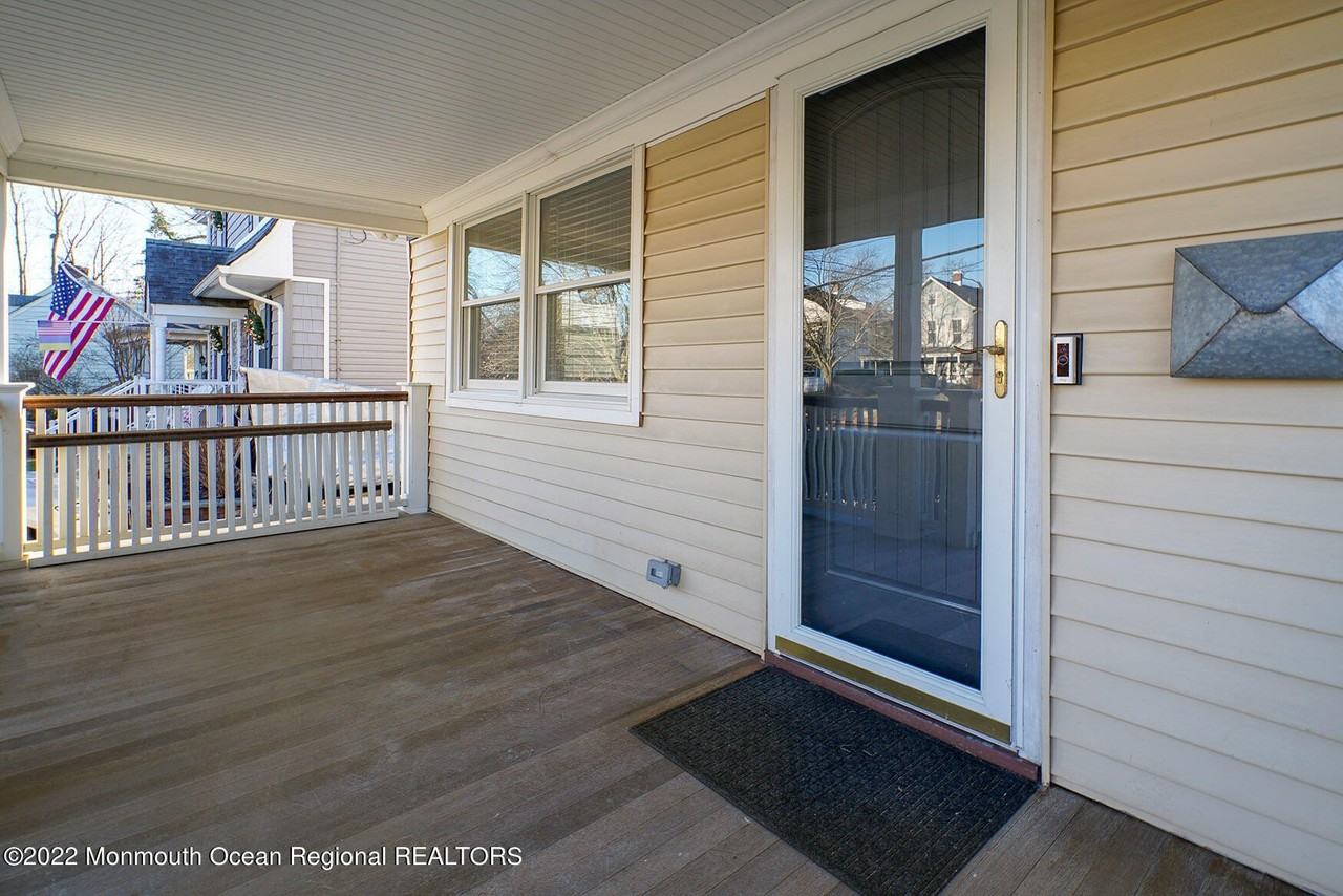 119 Branch Ave - Photo 4 of 25