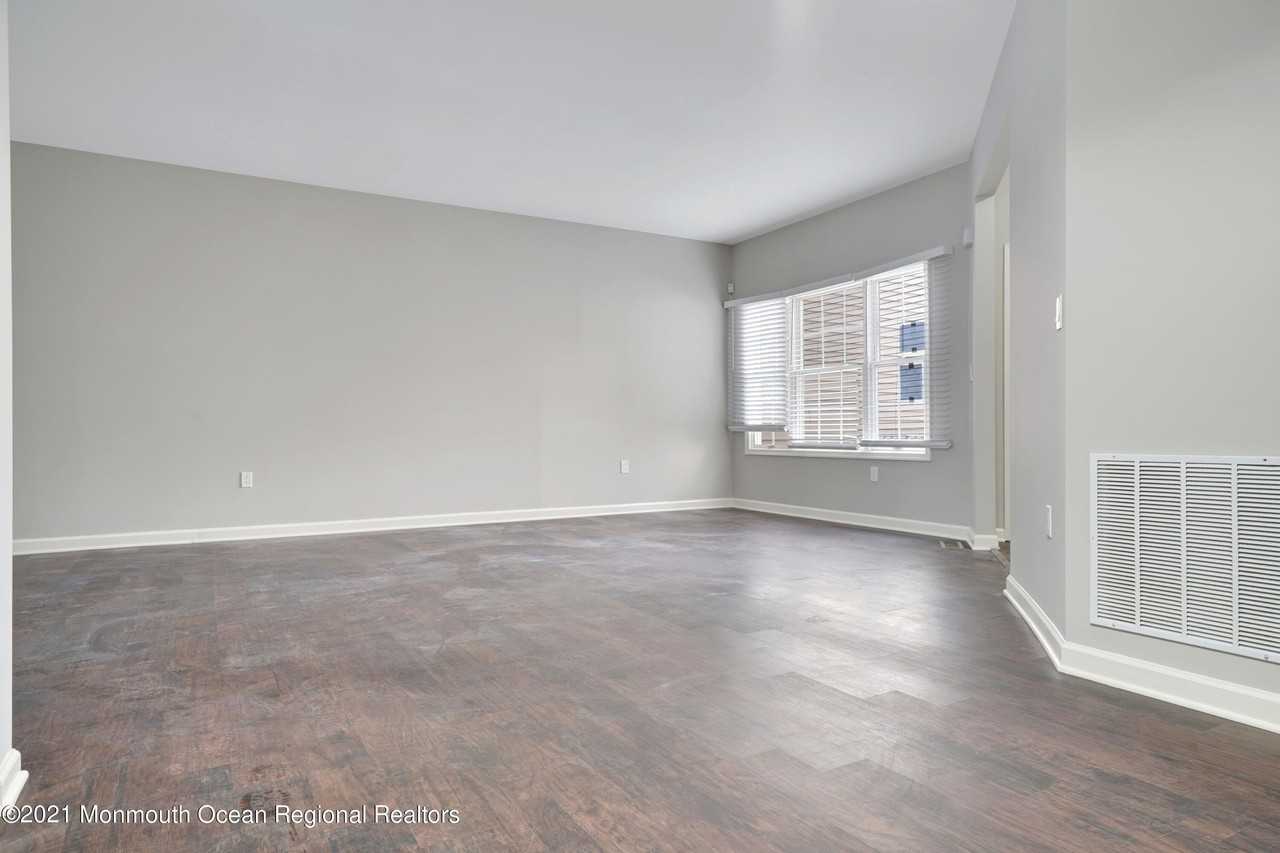 44 Smock Ct - Photo 3 of 34