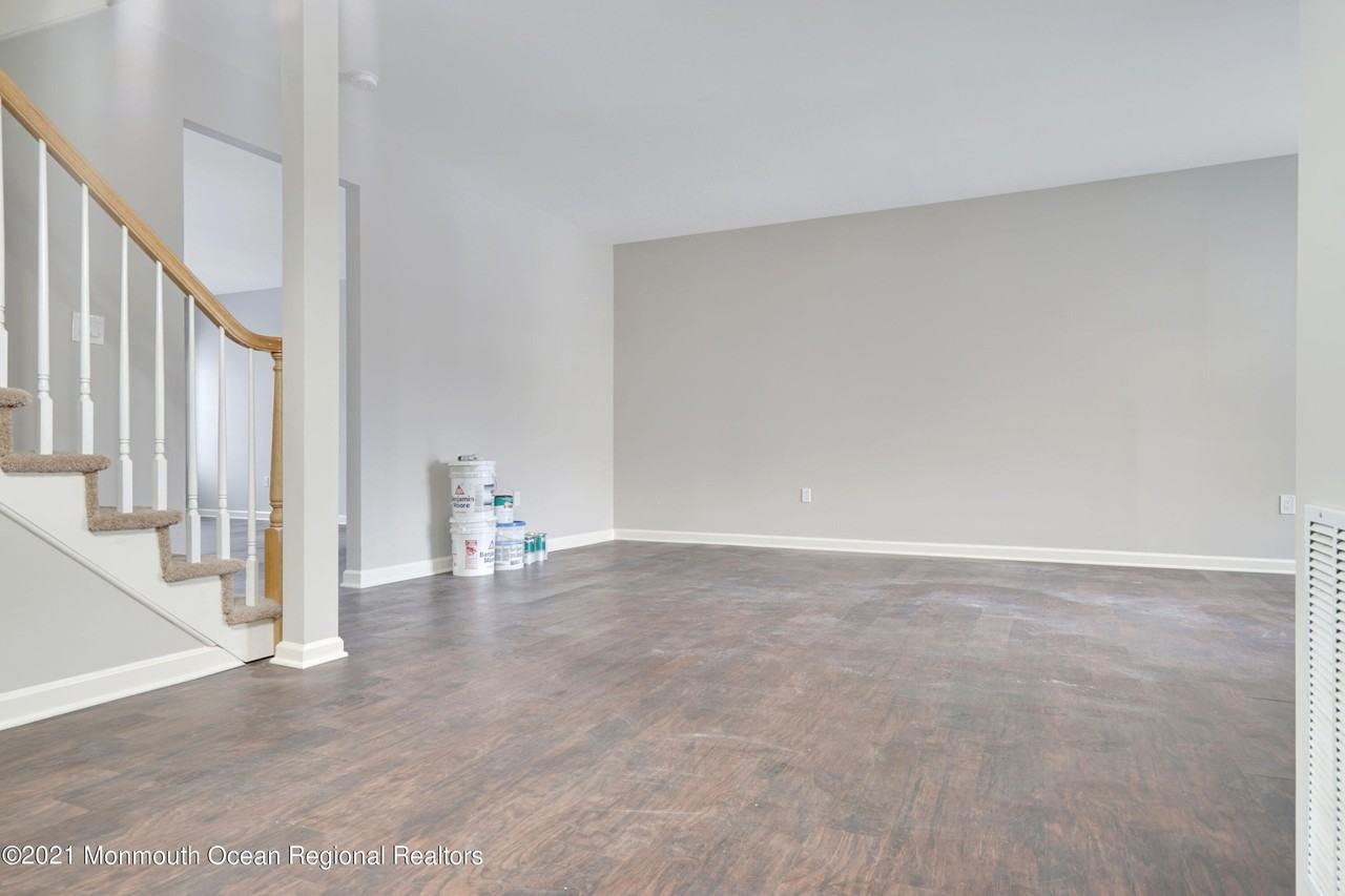 44 Smock Ct - Photo 4 of 34