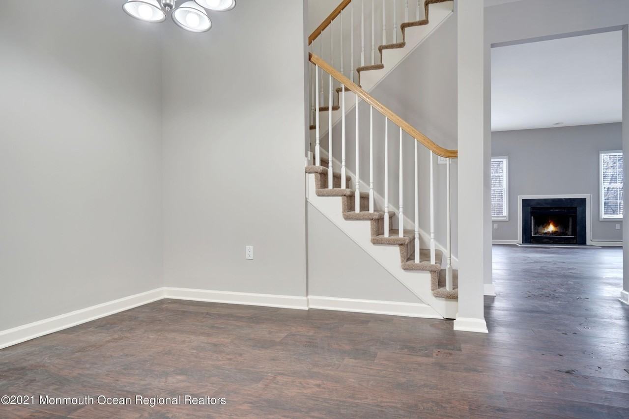 44 Smock Ct - Photo 5 of 34