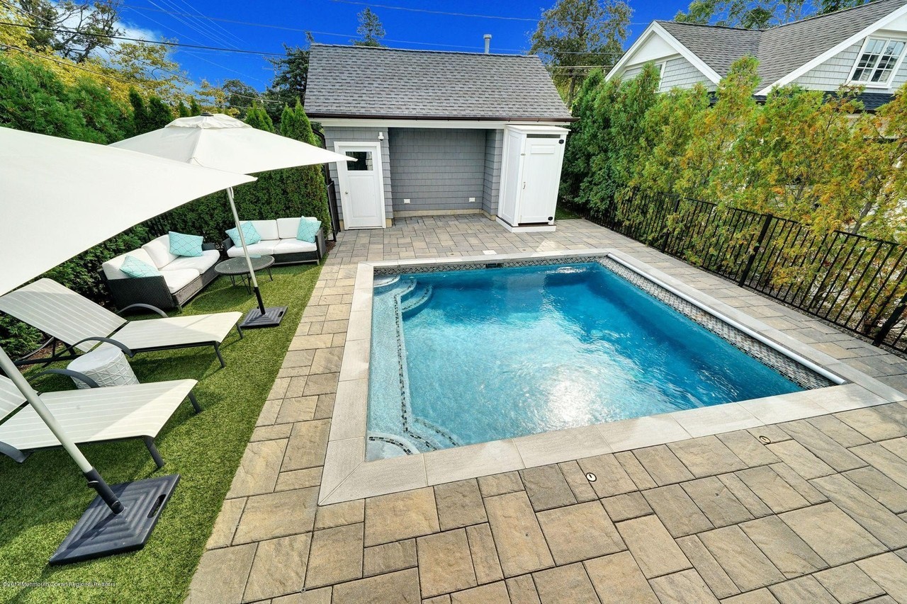 401 Monmouth Ave - Photo 3 of 24