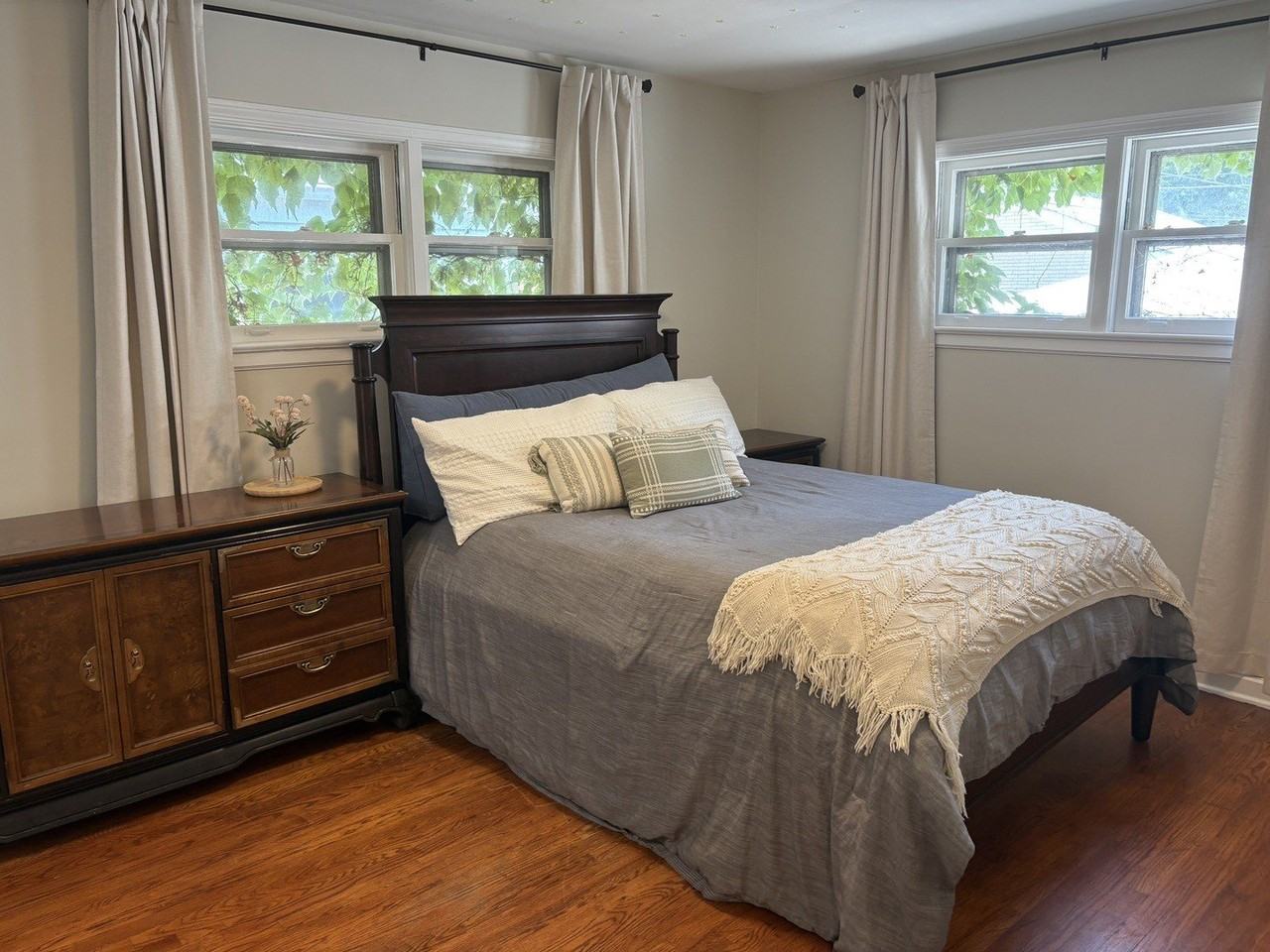 319 Dodge Ave - Photo 6 of 11