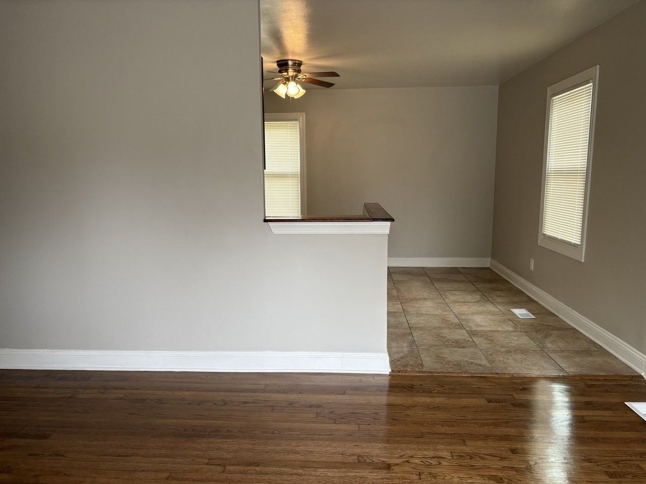 21734 Clyde Ave - Photo 4 of 23
