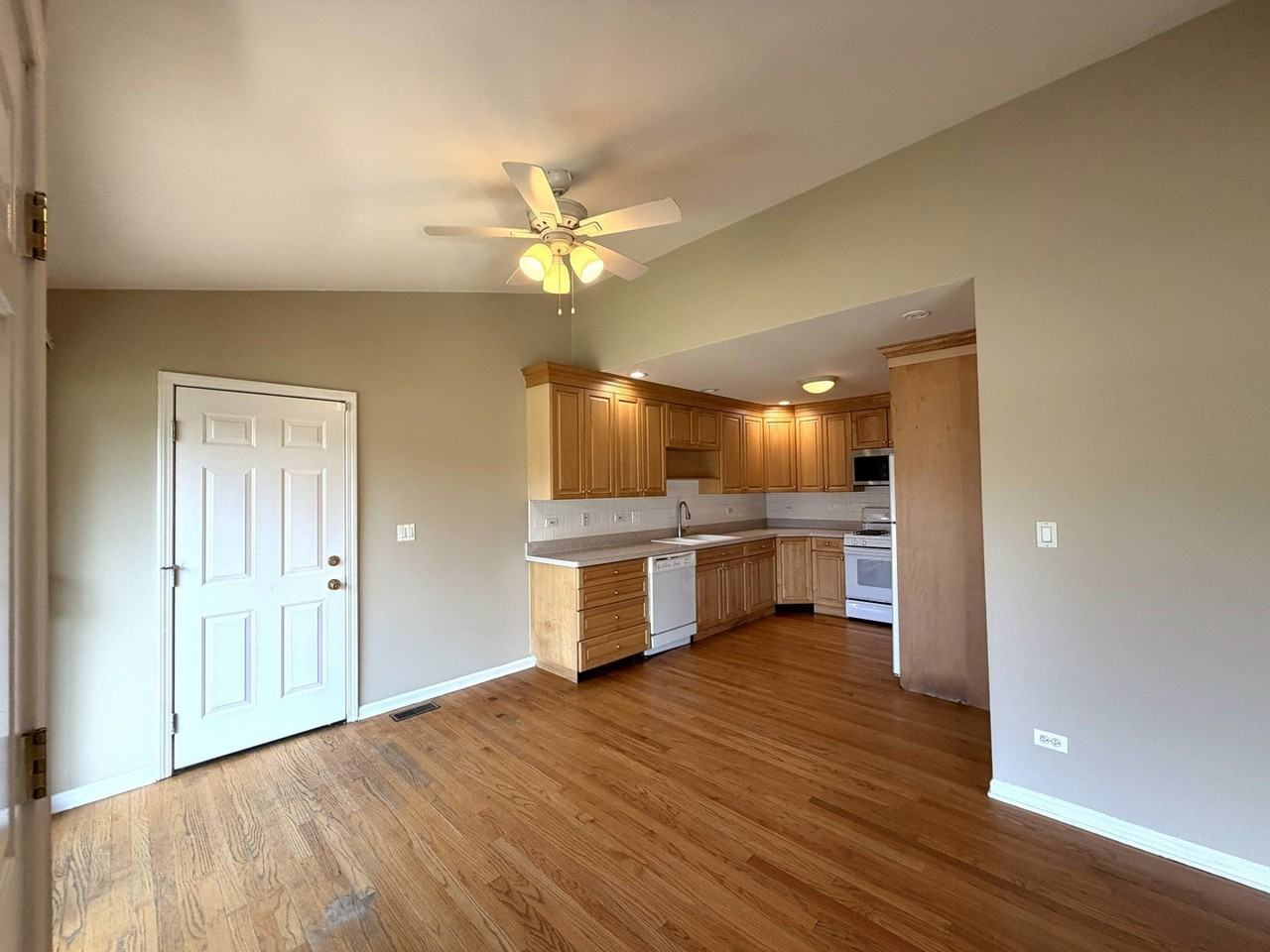 266 S Prospect Ave - Photo 3 of 23