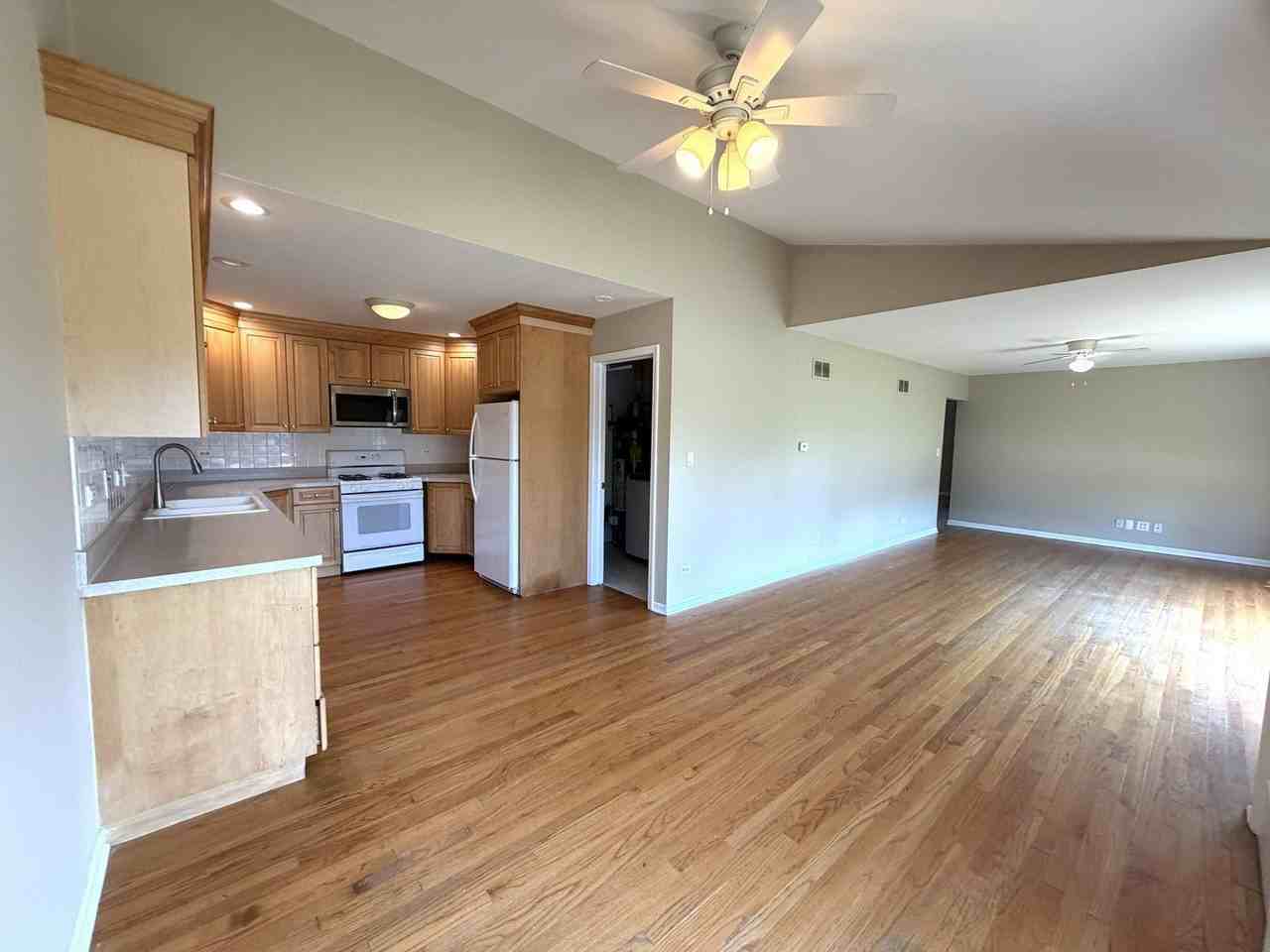 266 S Prospect Ave - Photo 4 of 23