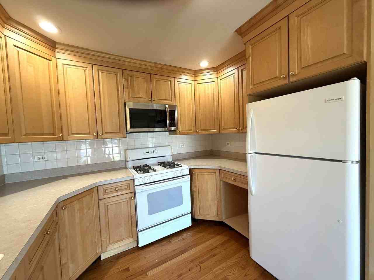 266 S Prospect Ave - Photo 5 of 23