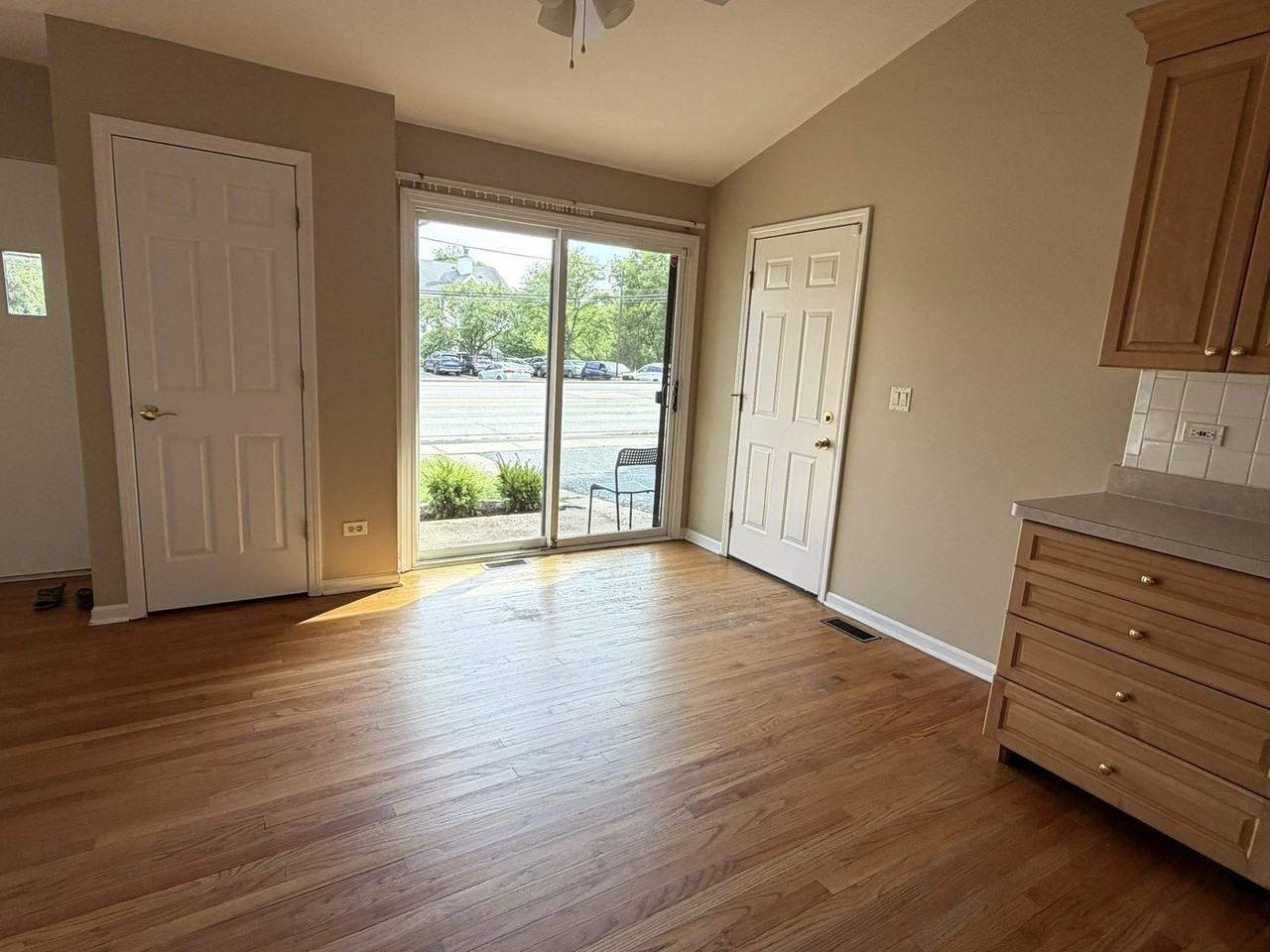 266 S Prospect Ave - Photo 7 of 23