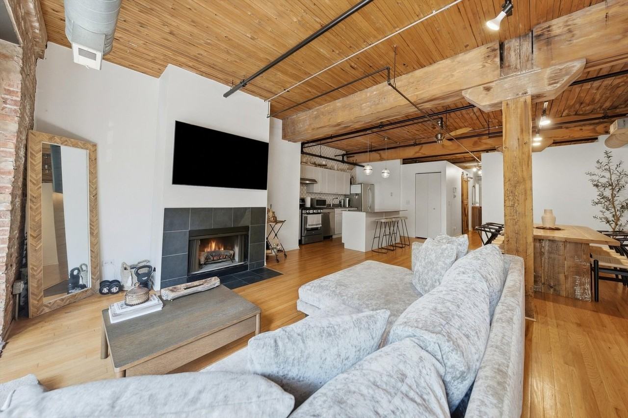 1525 S Michigan Ave #205 - Photo 5 of 19
