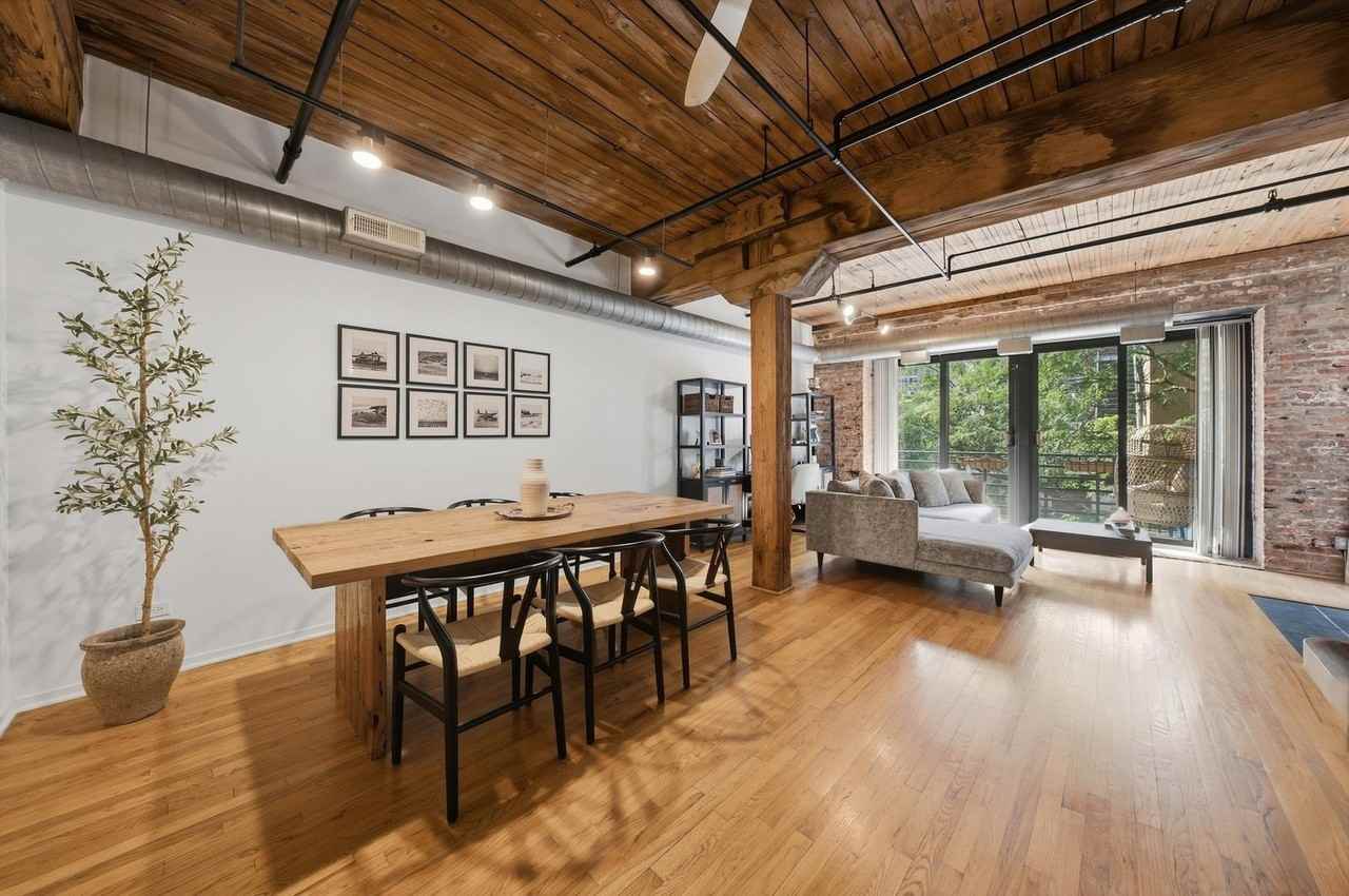 1525 S Michigan Ave #205 - Photo 7 of 19