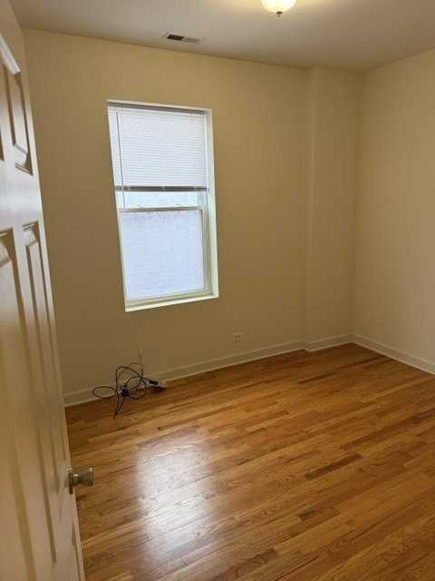 1230 W North Shore Ave #1 - Photo 4 of 10