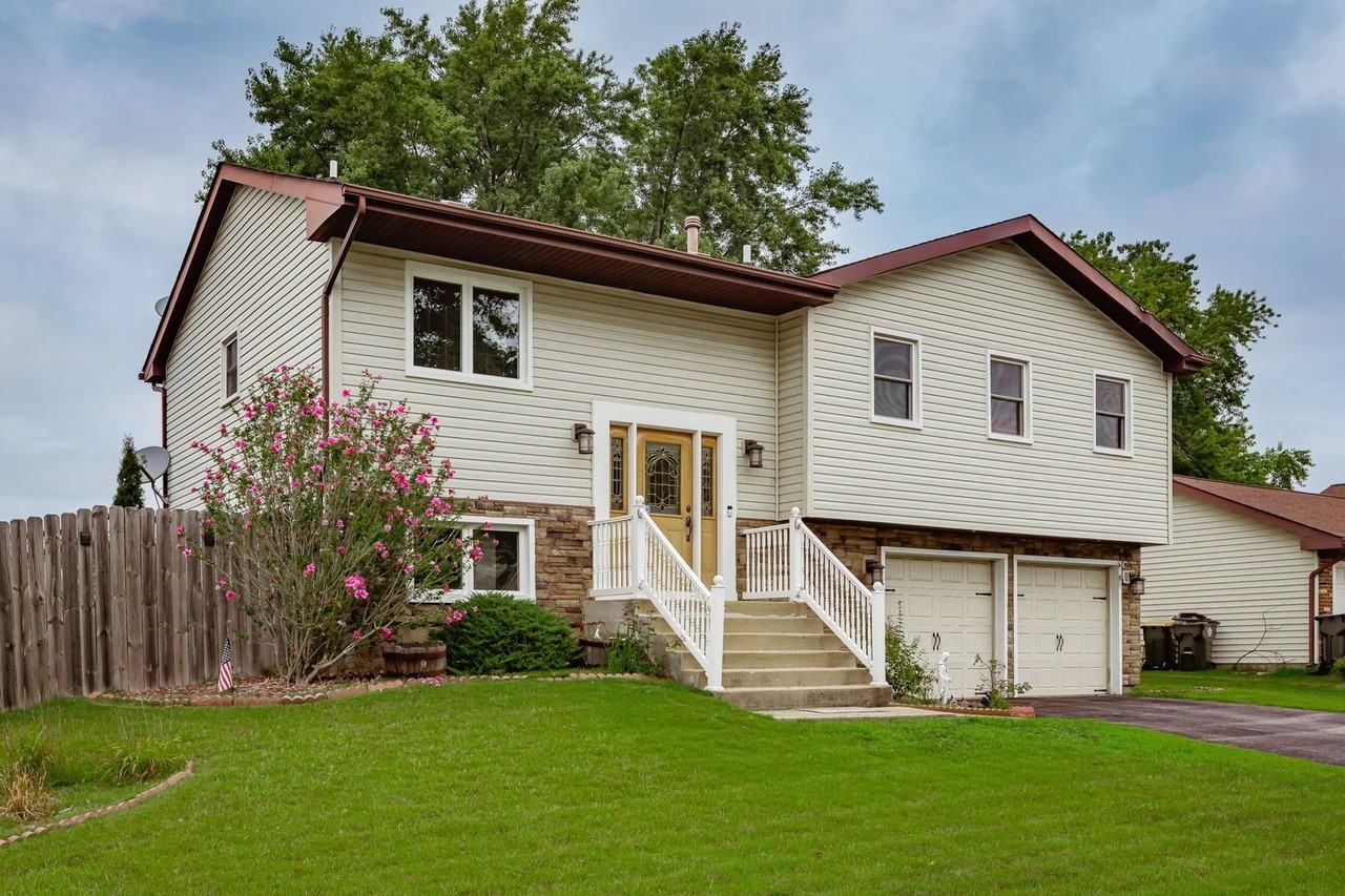 1780 Nautilus Ln - Photo 2 of 29