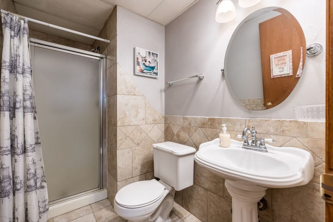 1780 Nautilus Ln - Photo 4 of 29