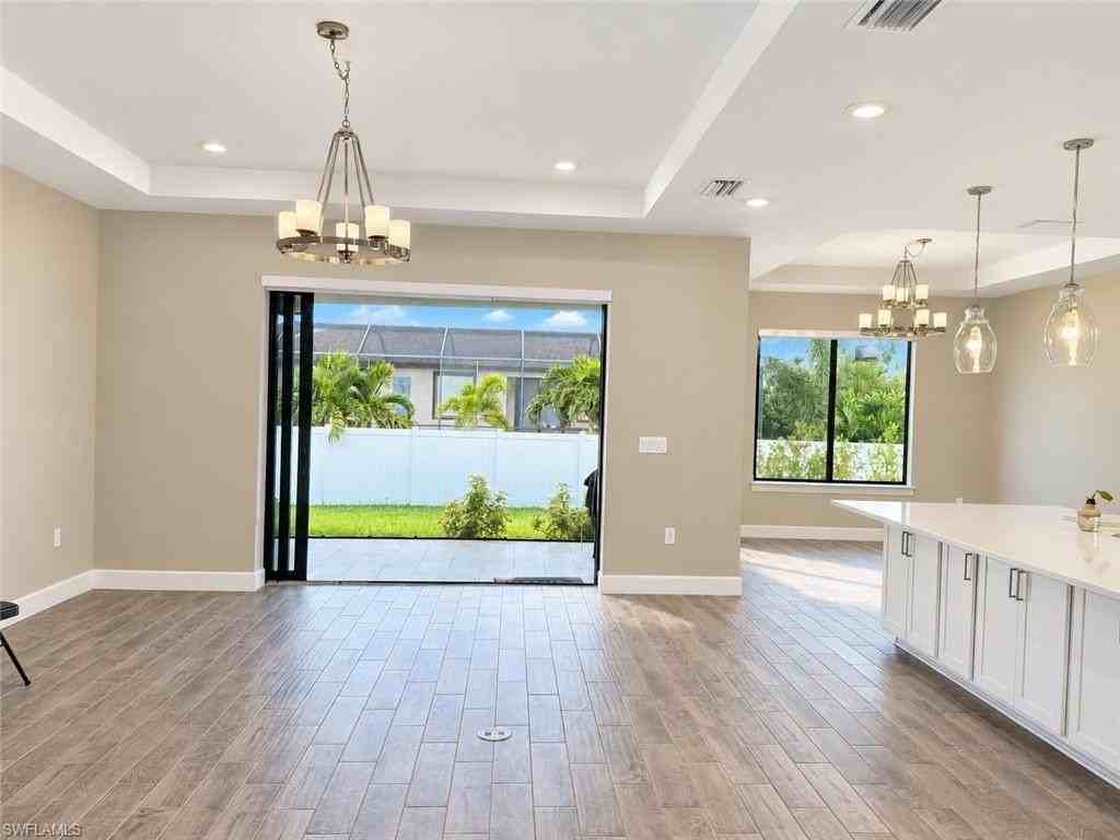133 Sw 33rd Pl - Photo 7 of 29