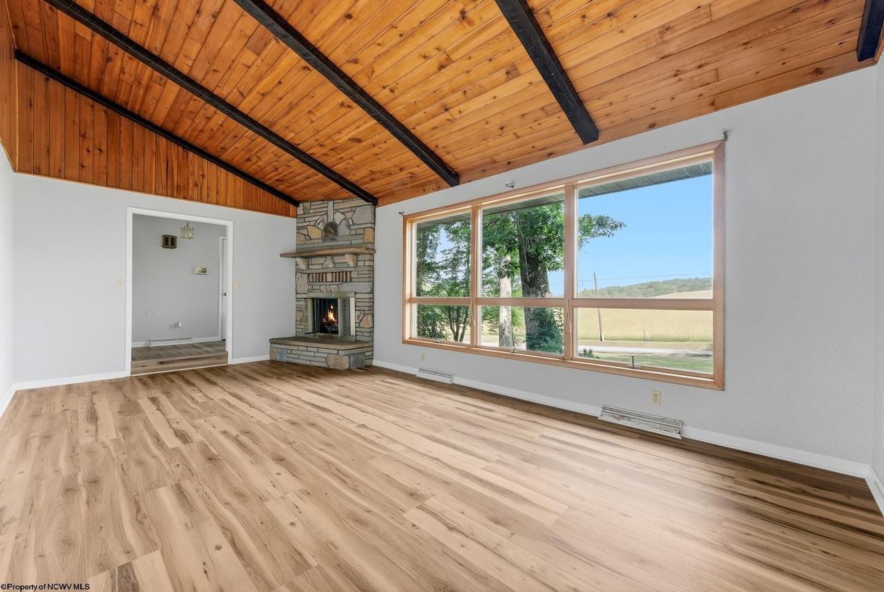 2054 Little Sandy Rd - Photo 7 of 48